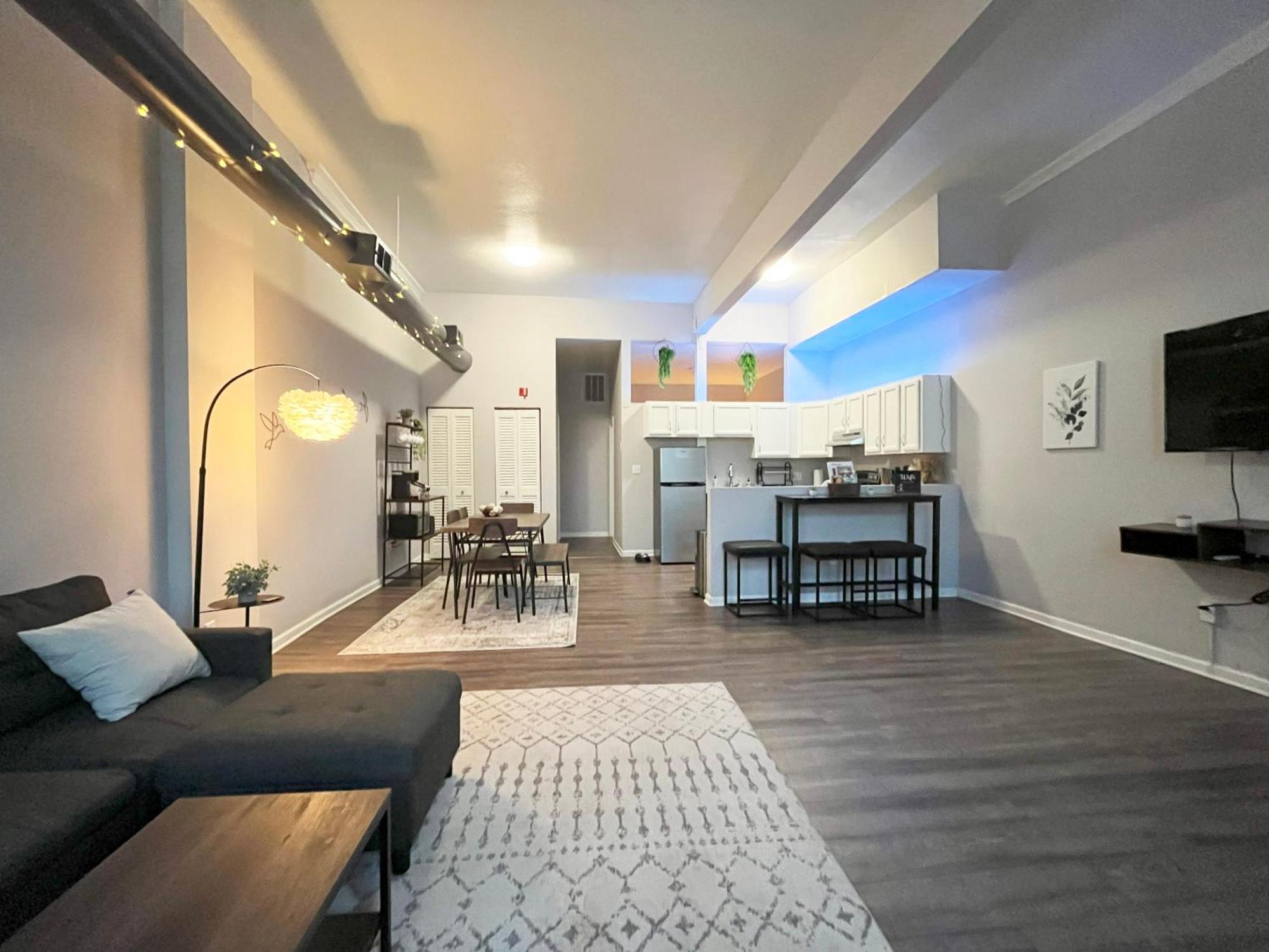 Downtown Cleveland -Modern First Floor Unit Apartment Bagian luar foto